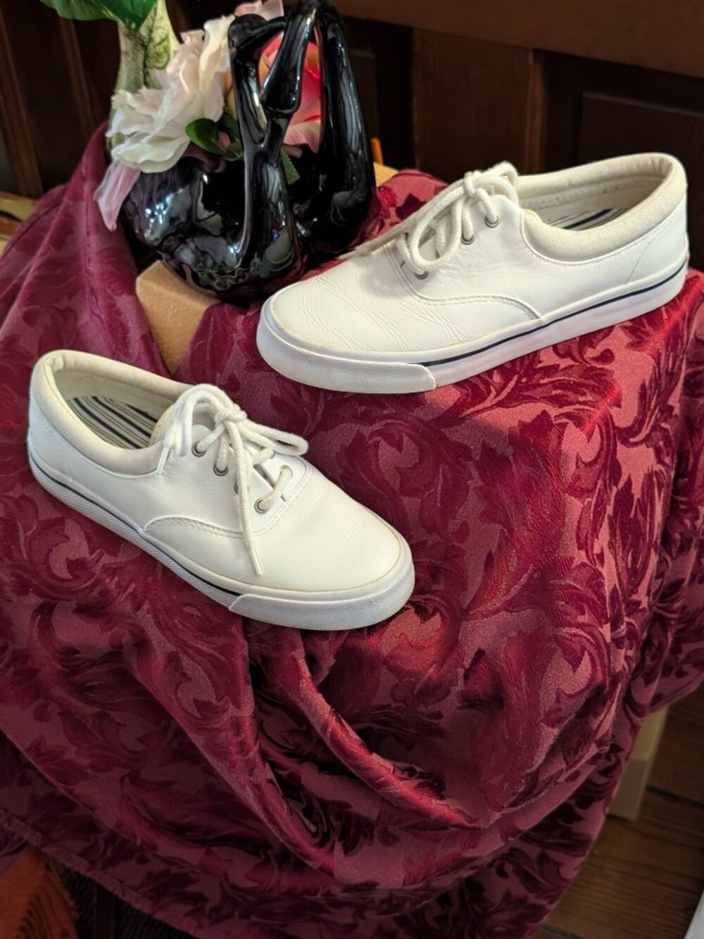 Eddie Bauer White Leather Sneakers Women's Sz 71/2M Lace-Up Walking Casual Shoes
